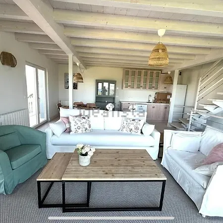 Calma House Larteme